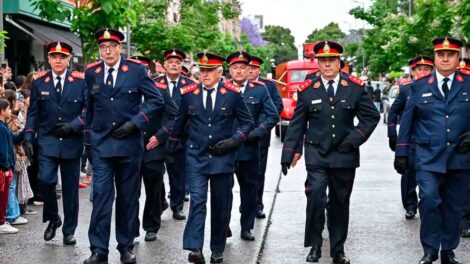 Chascomús celebró los 65 años de sus Bomberos Voluntarios con un emotivo desfile