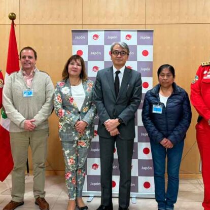 Embajada del Japón dona cinco vehículos al Cuerpo de Bomberos del Perú