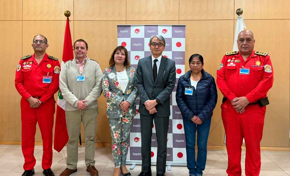Embajada del Japón dona cinco vehículos al Cuerpo de Bomberos del Perú