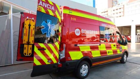 Bomberos estrena la primera ambulancia 100 % eléctrica