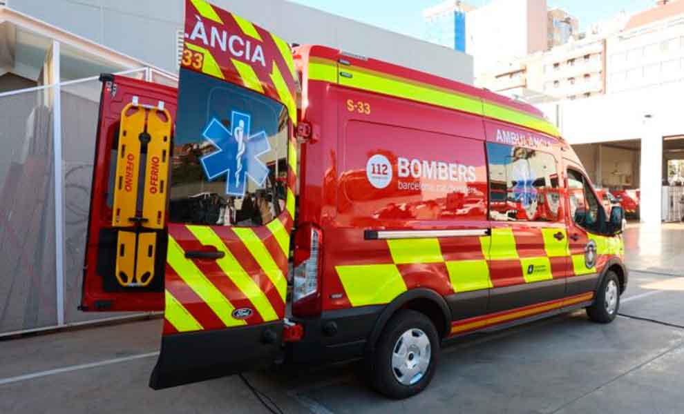Bomberos estrena la primera ambulancia 100 % eléctrica