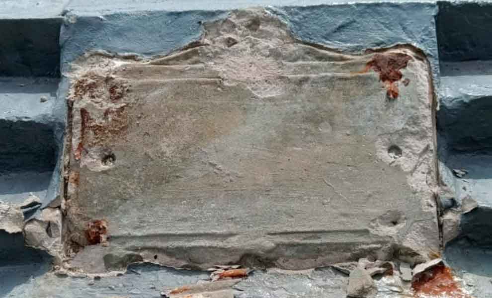 Robaron la placa en homenaje al único mártir de los Bomberos de Quilmes