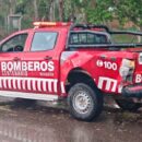 Chocó a un móvil de Bomberos voluntarios en Centenario y escapó