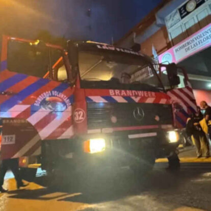 Bomberos Voluntarios de Las Flores presentaron nuevos autobombas
