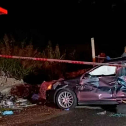 Un auto atropelló a cuatro bomberos y uno falleció mientras combatían un incendio