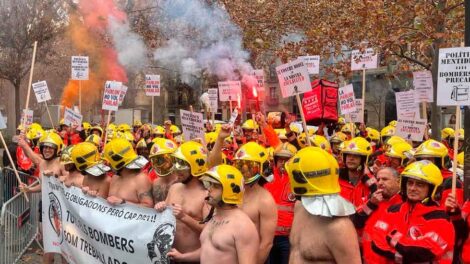 Bomberos voluntarios se movilizan en defensa de sus derechos laborales