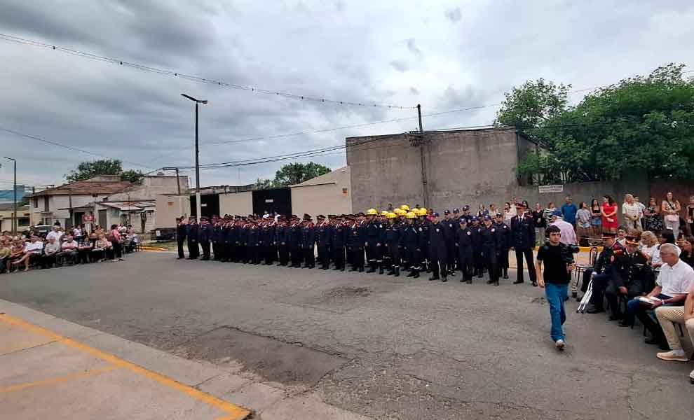 La Asociación de Bomberos Voluntarios celebró 75 años de historia