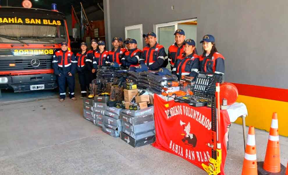 Bomberos Voluntarios de Bahía San Blas recibieron nuevo equipamiento