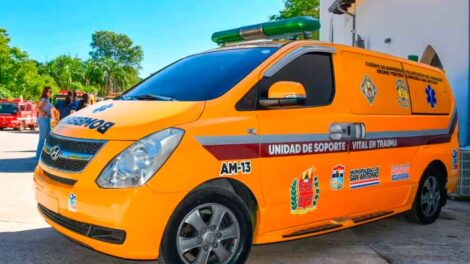 Bomberos Voluntarios de San Antonio recibe nueva ambulancia