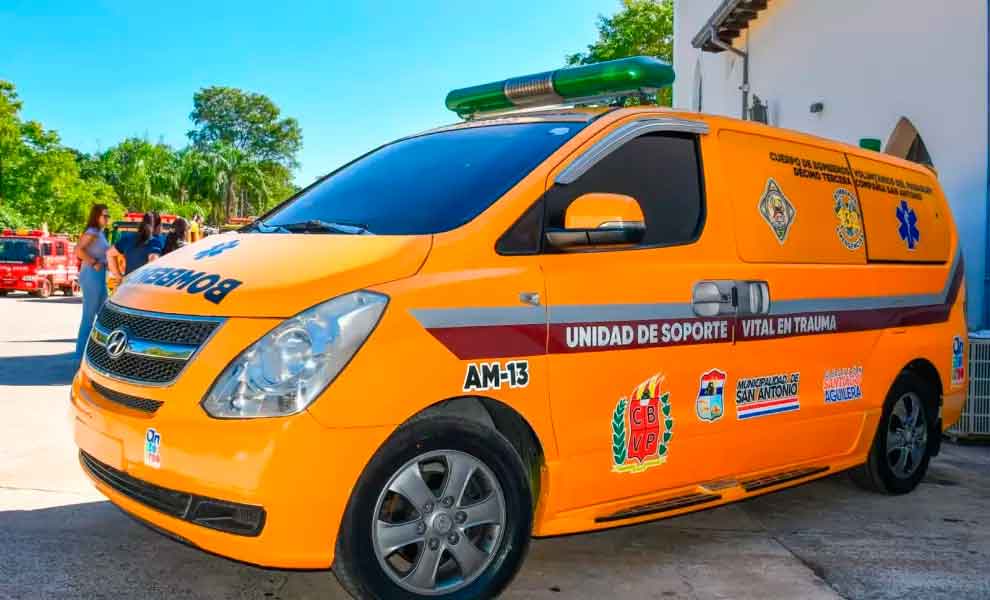 Bomberos Voluntarios de San Antonio recibe nueva ambulancia