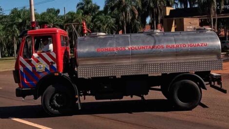 Bomberos Voluntarios de Iguazú incorporó una nueva unidad cisterna