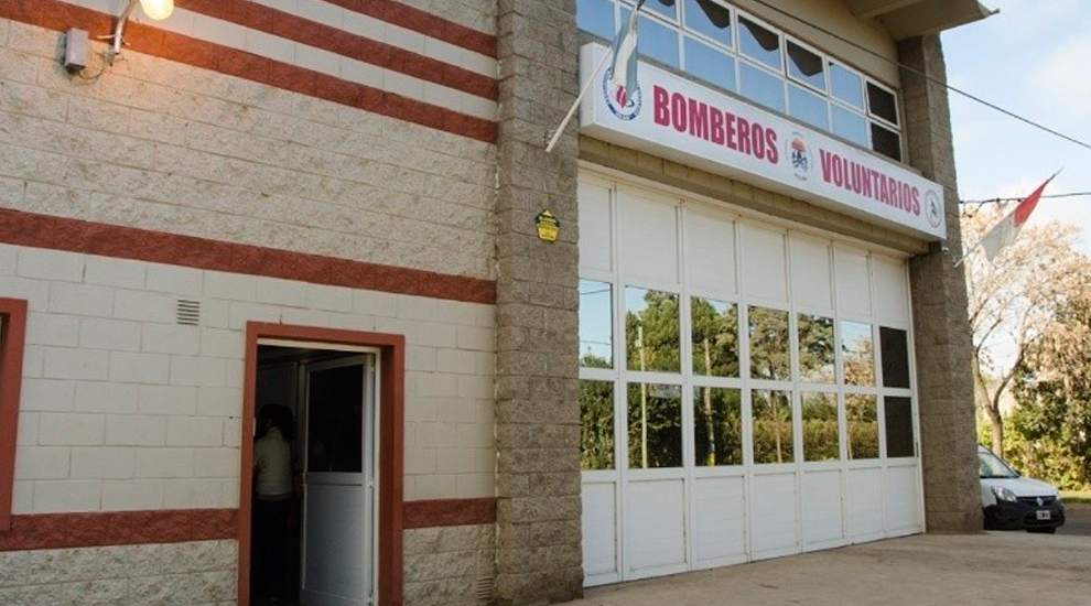 Le salvaron la vida a un niño que llegó al cuartel con signos de ahogamiento