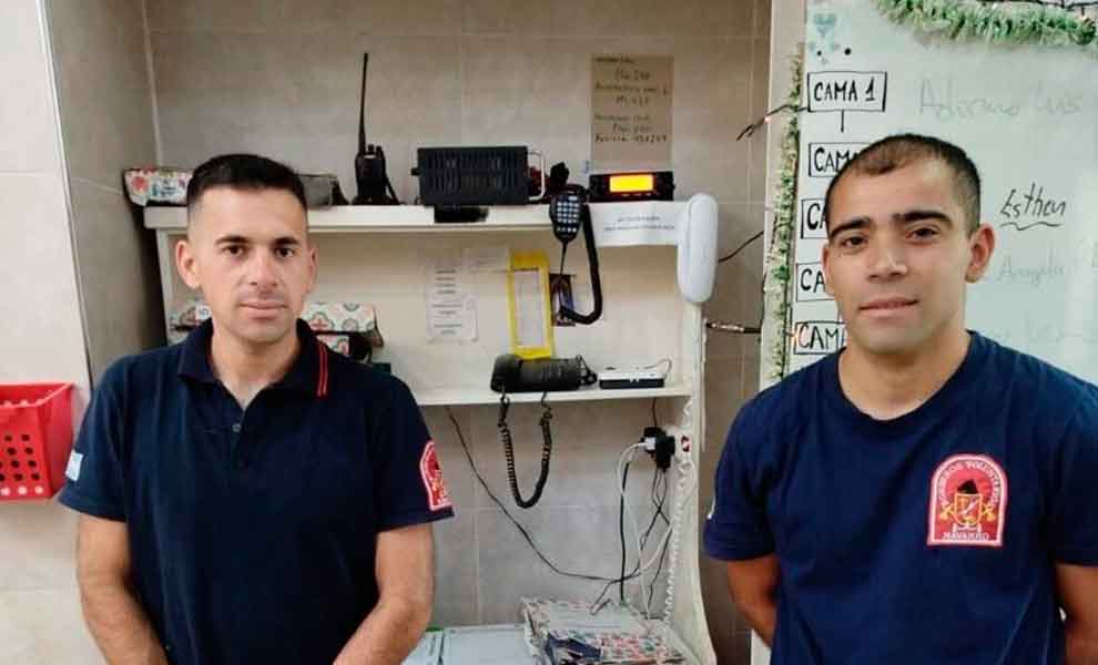 Bomberos instalaron una nueva base de radio en el Hospital Local