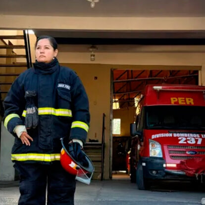 Miguelina Retamal es la primera mujer en los Bomberos Zapadores