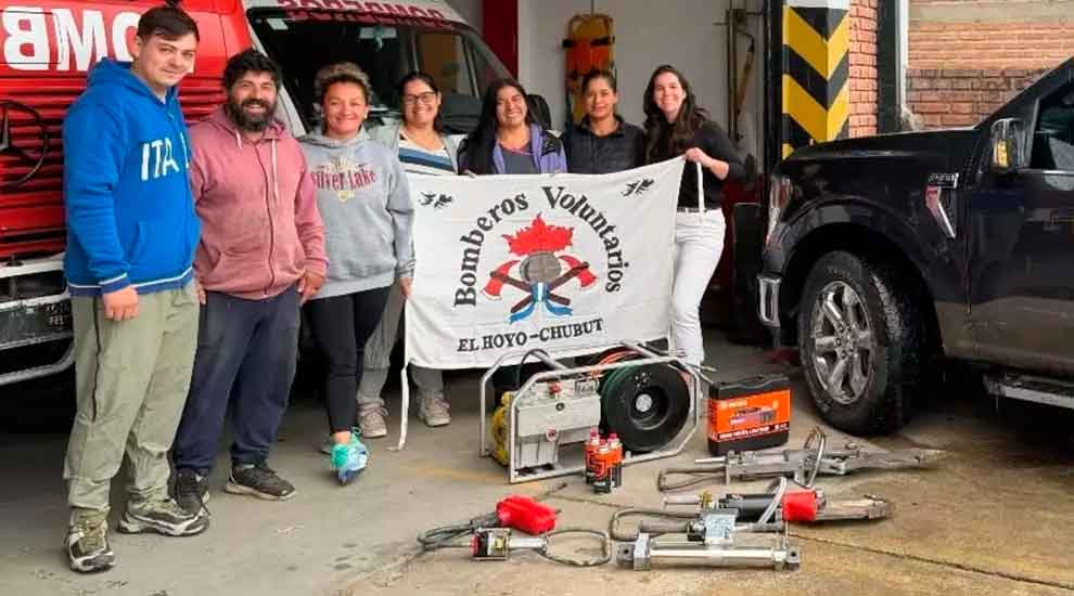 Bomberos El Hoyo recibió una importante donación de equipos