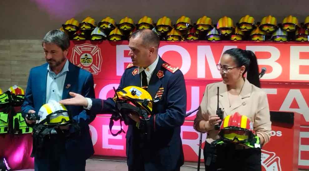Bomberos Voluntarios de Trelew suman equipamiento de protección personal