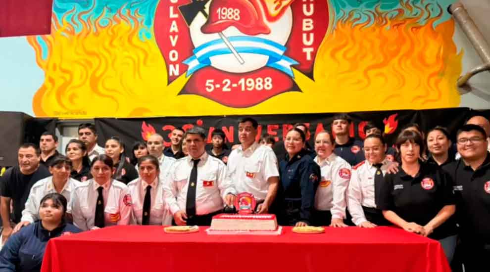 Bomberos Voluntarios de Dolavon celebró su 38° aniversario
