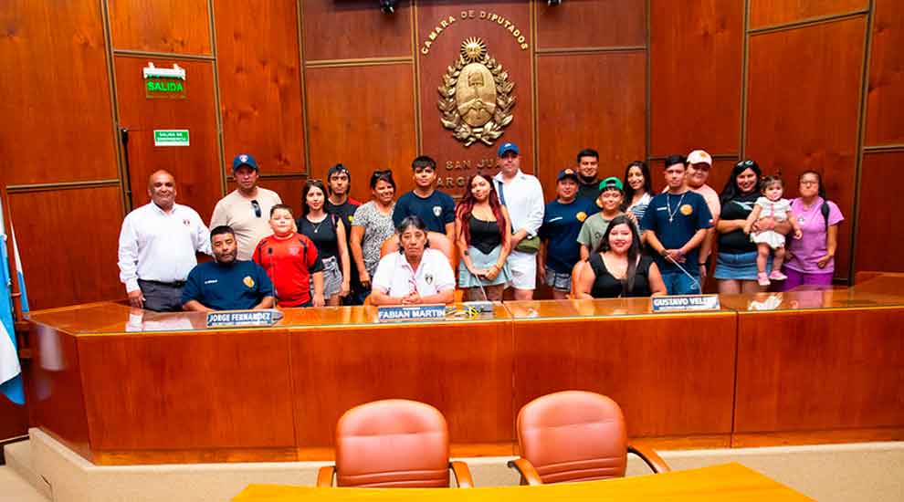 Bomberos voluntarios de Chile visitaron la Legislatura de San Juan