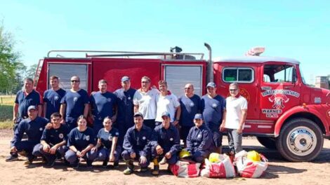 Warnes: los Bomberos Voluntarios recibieron su primera autobomba