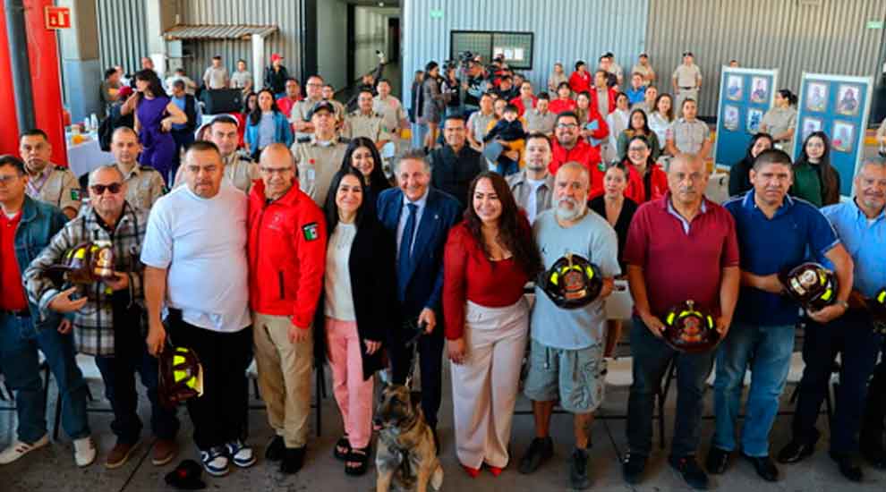 Zapopan homenajeó a bomberos jubilados tras tres décadas de servicio a la comunidad
