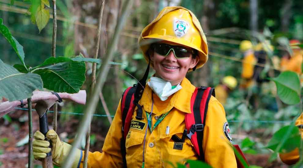 Mujeres que construyen país desde el servicio y la valentía