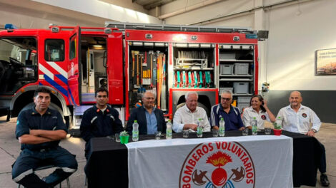 Bomberos presentó su nueva unidad en una inversión de 150 mil euros