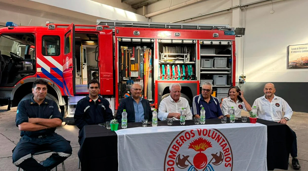 Bomberos presentó su nueva unidad en una inversión de 150 mil euros