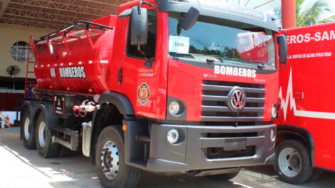 Panamá moderniza su flota de bomberos con unidades de gran capacidad hídrica
