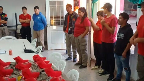 Bomberos de Chichinales fortalecen su identidad institucional con nueva indumentaria