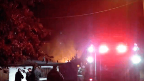 Dos bomberos heridos tras el derrumbe de una pared durante un incendio