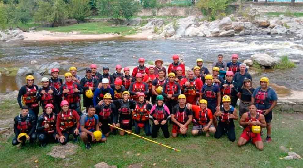 Bomberos de Valle Viejo se especializan con instructores escoceses