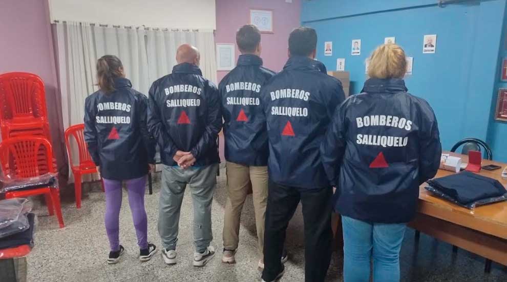Bomberos Voluntarios de Salliqueló renuevan el equipamiento de su personal