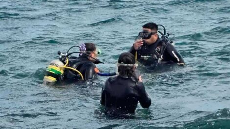 Bomberos de Centenario y Junín de los Andes se especializan en rescate acuático