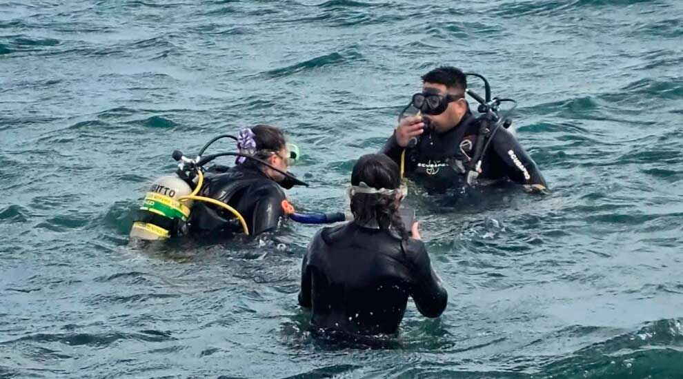 Bomberos de Centenario y Junín de los Andes se especializan en rescate acuático