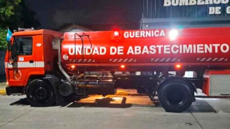 El Cuartel de Guernica incorporó un nuevo camión cisterna a su flota operativa