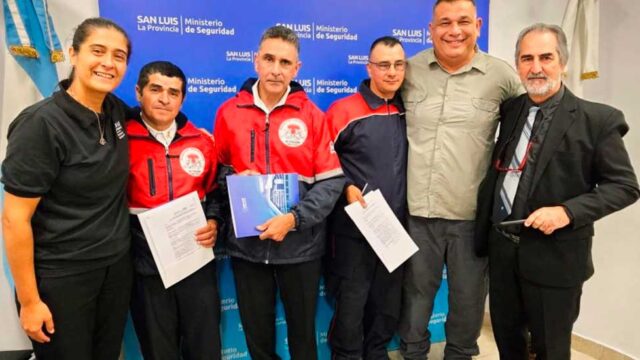 San Luis otorga beneficios vitalicios a bomberos con 25 años de trayectoria