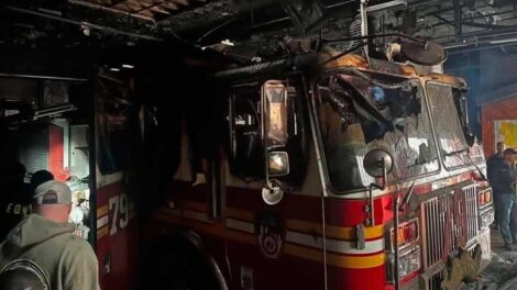 Incendio en el cuartel del FDNY deja 14 bomberos heridos