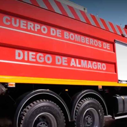 Entregan seis modernos camiones aljibe a Bomberos de Atacama