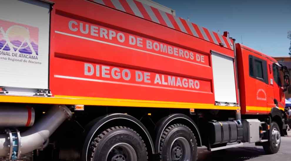 Entregan seis modernos camiones aljibe a Bomberos de Atacama