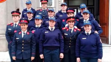 Bomberos de Las Flores brindó un cálido homenaje a las mujeres de la institución