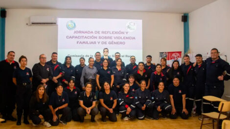 Bomberos Voluntarios de Roca recibieron formación sobre violencia familiar y de género