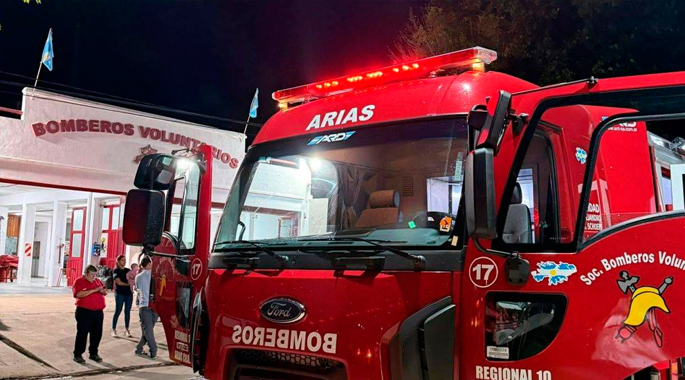 Bomberos Voluntarios de Arias presentaron su nueva unidad