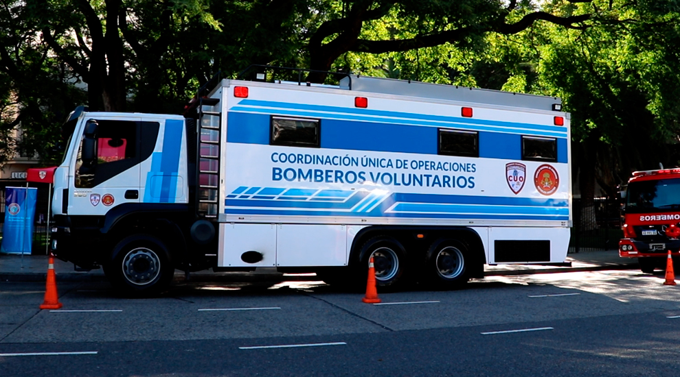 Programa de simuladores y presentaron un nuevo móvil de comando