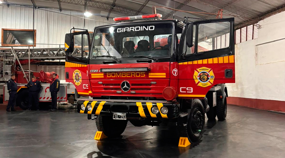 Córdoba: Villa Giardino sumó un nuevo camión cisterna 4x4