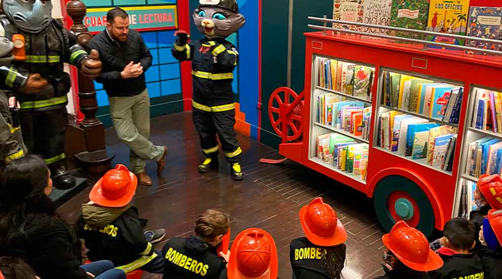 El Museo de Bomberos de Santiago celebra el Mes del Libro con talleres gratuitos