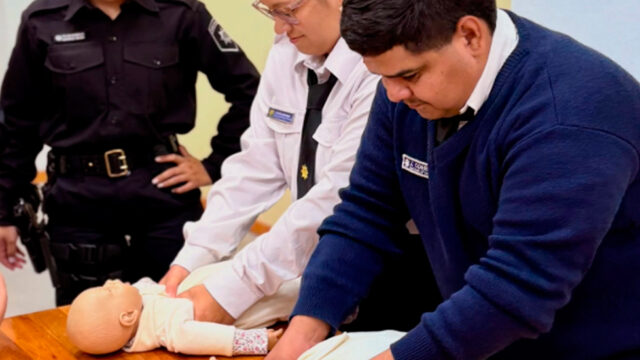 Bomberos capacitaron en RCP a fuerzas policiales y del 911