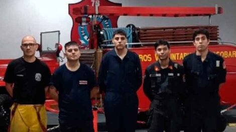 Bomberos de Escobar le salvan la vida a una beba de dos meses