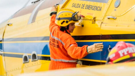 Córdoba: Capacitan a bomberos en operaciones seguras con aeronaves