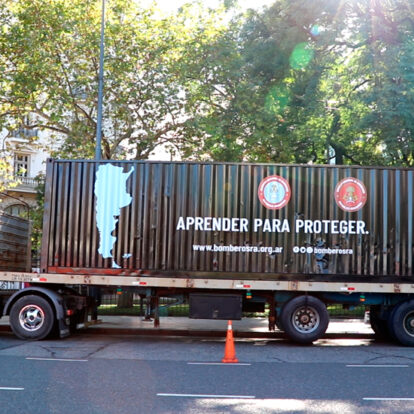 Programa de simuladores y presentaron un nuevo móvil de comando