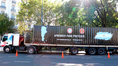 Programa de simuladores y presentaron un nuevo móvil de comando